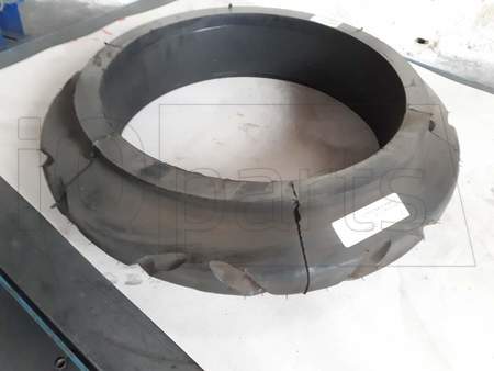 TIRE MITTE ZU GUMMIKEILRINGWALZE