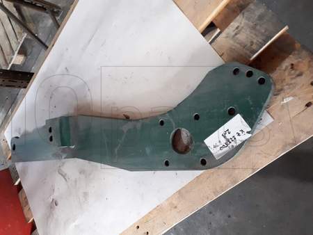 DIVERSES TRAGARM RECHTS GESCHWEISST